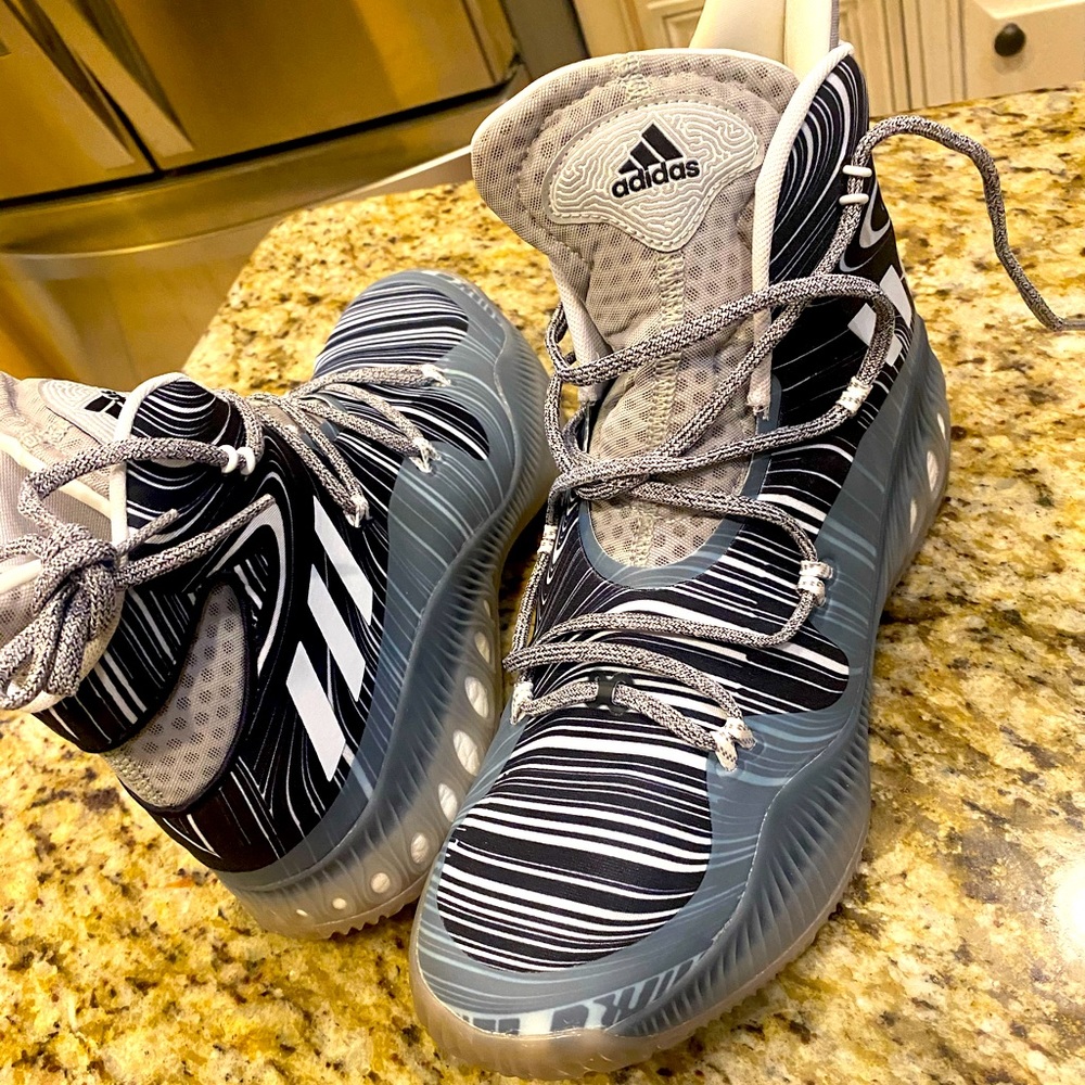 Adidas Crazy Bounce Basketball Shoes